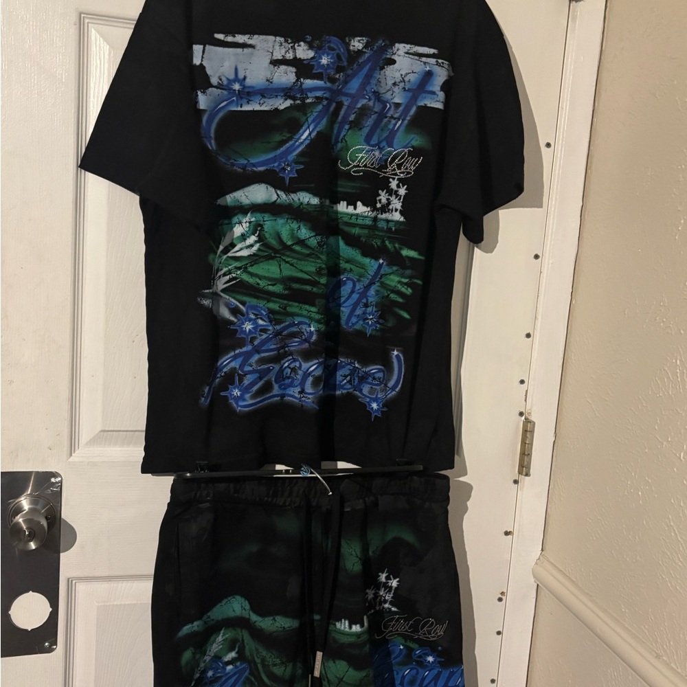 First Row Black and Blue Mens T-Shirt & Matching Shorts Size Large . NWT